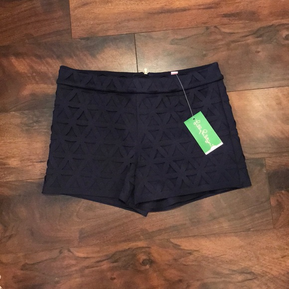 Lilly Pulitzer Pants - NWT - Lilly Pulitzer Laser Cut Navy Shorts